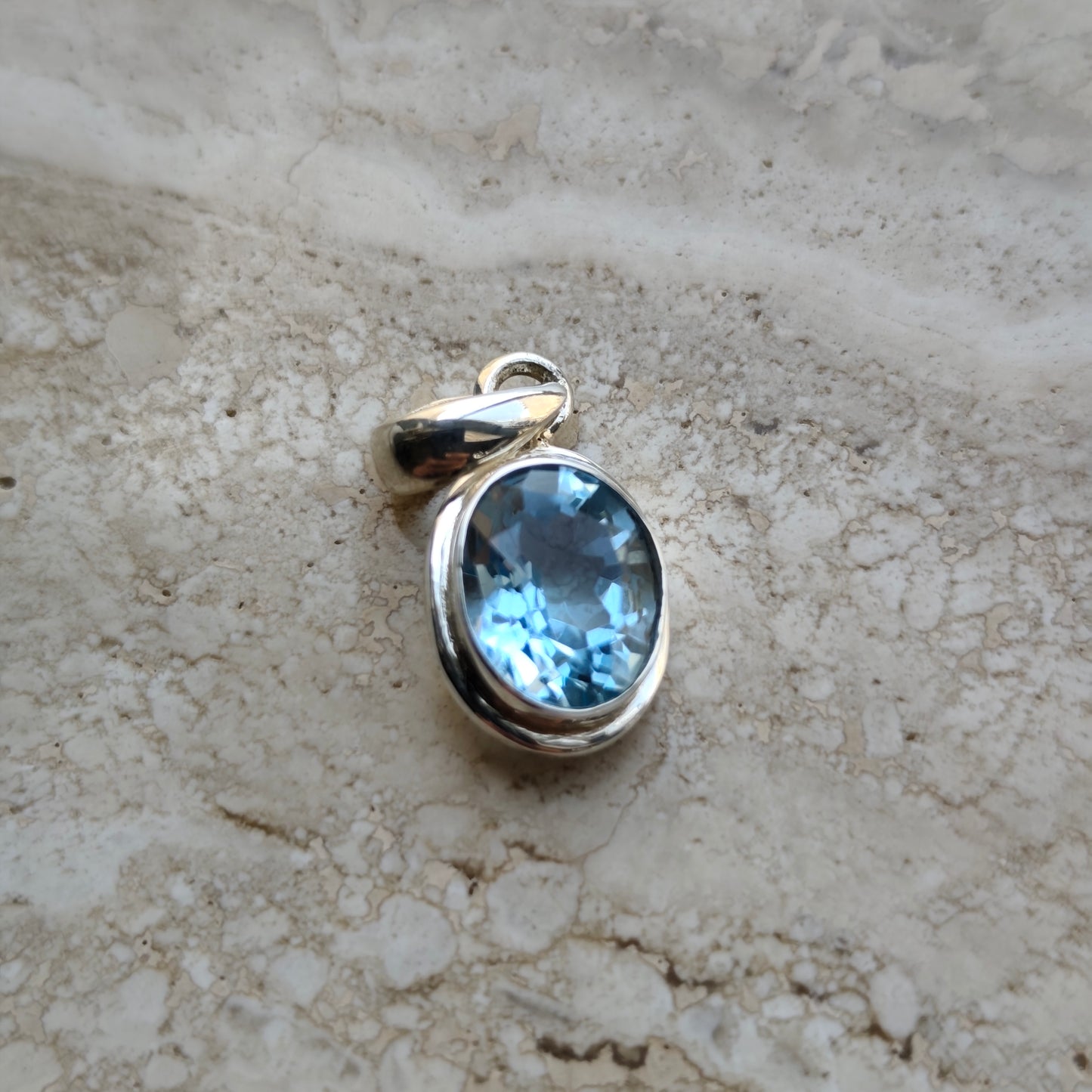 Celestia Pendant