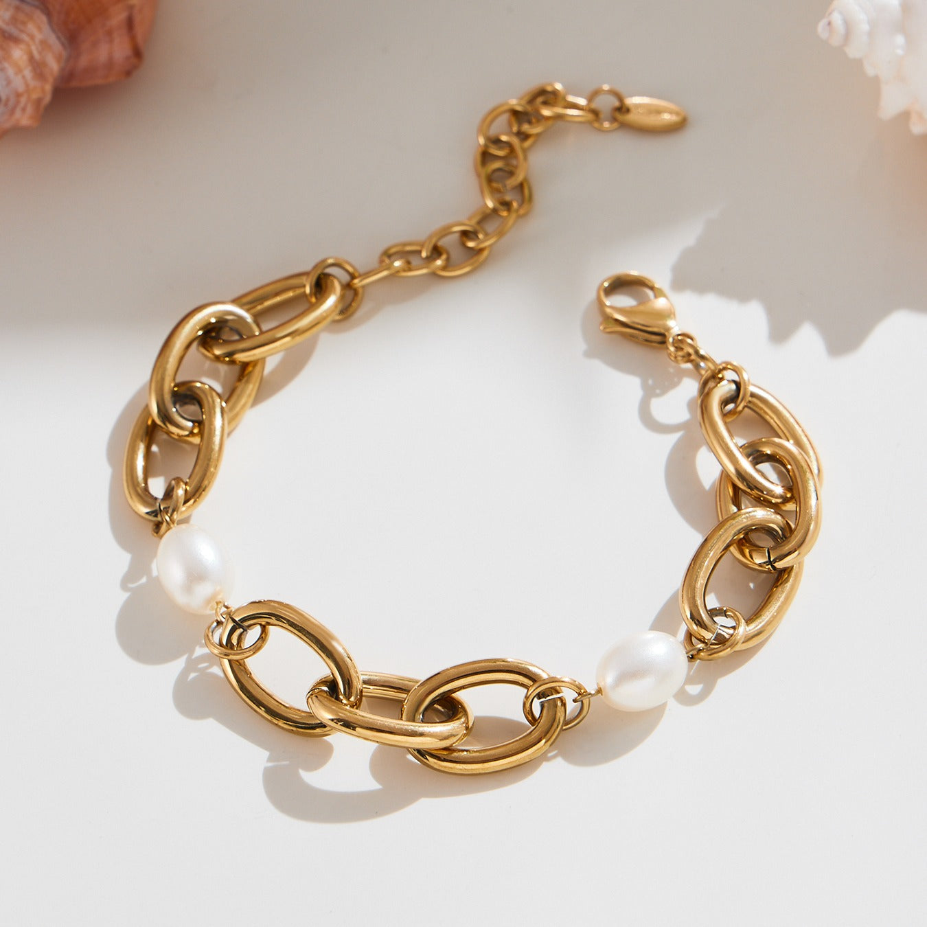 Selene Pearl Bracelet