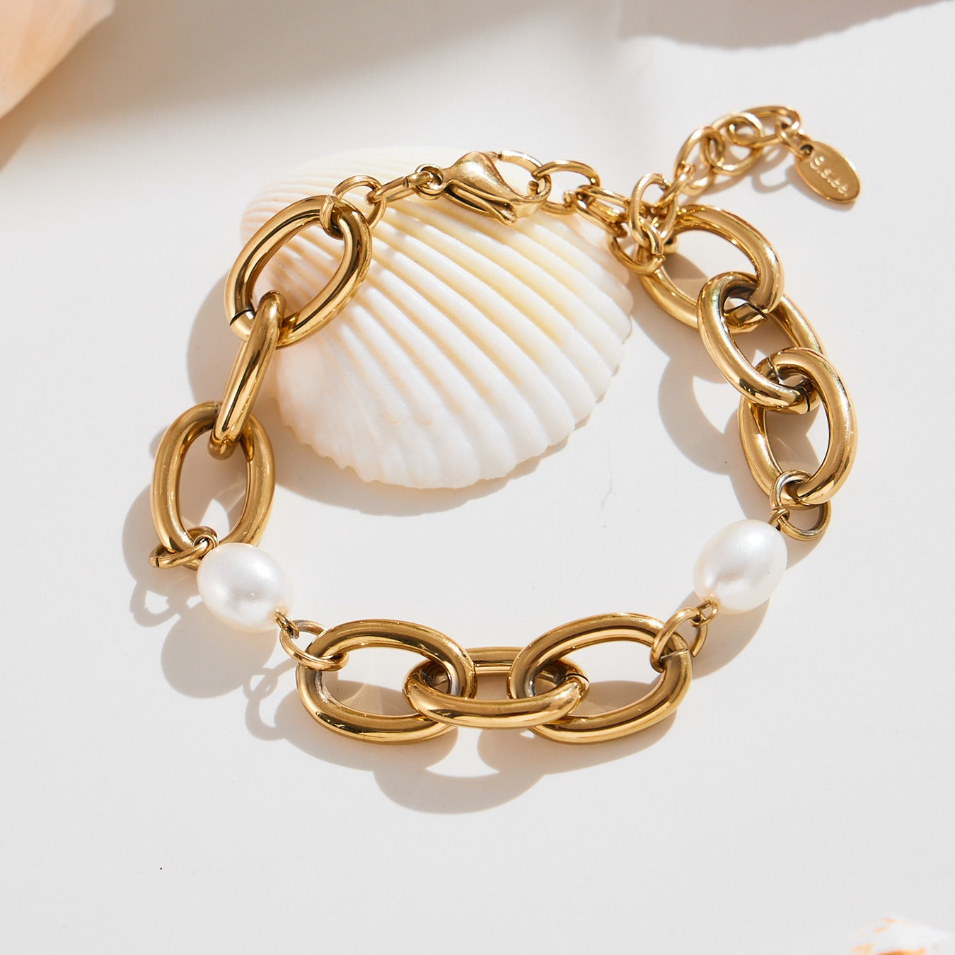 Selene Pearl Bracelet